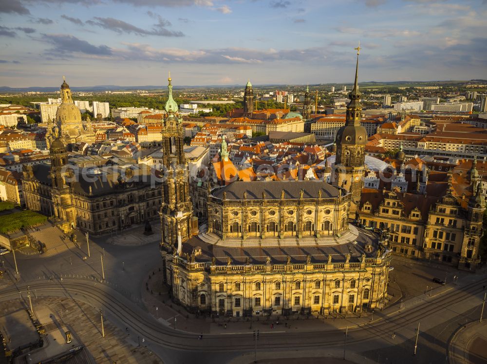 Aerial image Dresden - Church building of the cathedral of Kathedrale Sanctissimae Trinitatis -Dresdner Hofkirche on street Schlossstrasse in the district Altstadt in Dresden in the state Saxony, Germany