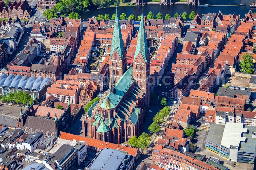 Aerial photograph Lübeck - Church building of the cathedral St. Marien zu Luebeck in the district Altstadt in Luebeck in the state Schleswig-Holstein, Germany