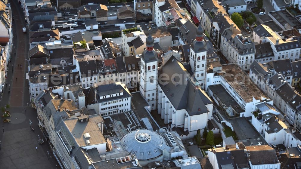 Aerial photograph Bonn - Church building of the cathedral of Namen-Jesu-Kirche with marketplace in the district Zentrum in Bonn in the state North Rhine-Westphalia, Germany