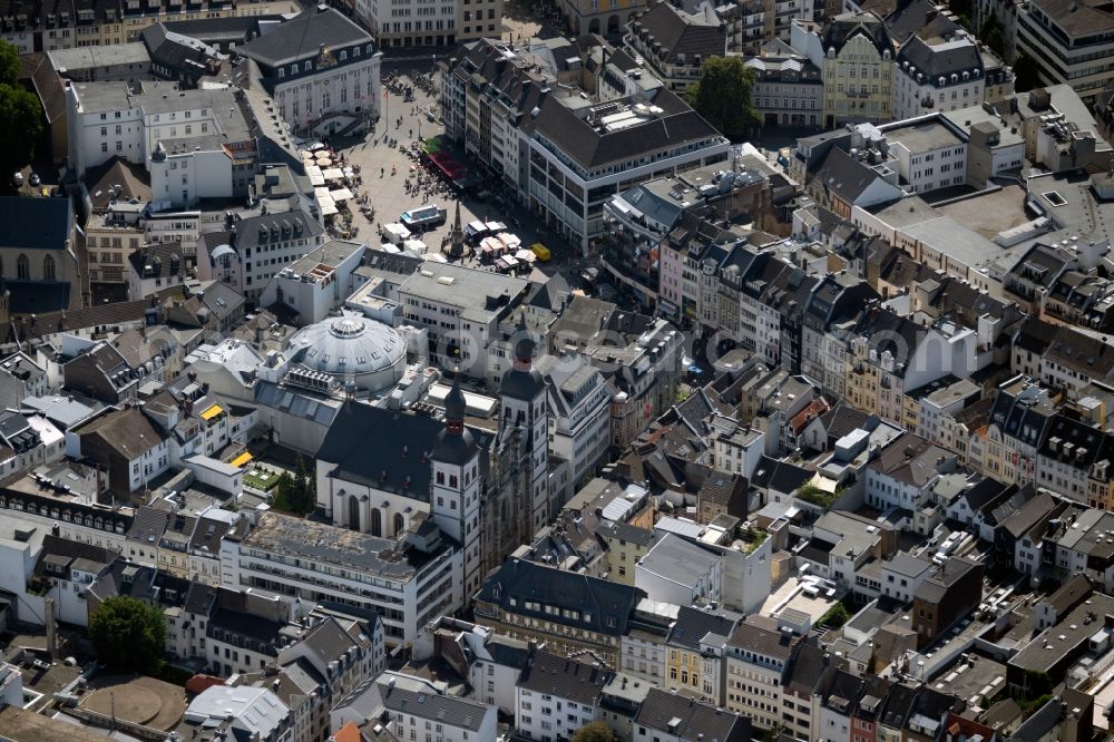 Aerial photograph Bonn - Church building of the cathedral of Namen-Jesu-Kirche with marketplace in the district Zentrum in Bonn in the state North Rhine-Westphalia, Germany