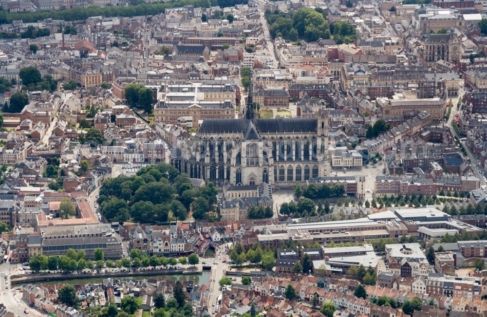 Aerial photograph Amiens - Church building of the cathedral of Notre Dame in Amiens in Hauts-de-France, France