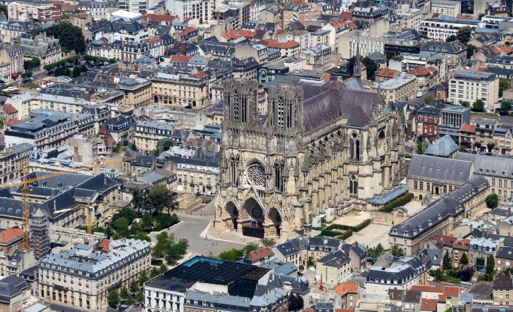 Aerial photograph Reims - Church building of the cathedral of Notre Dame in Reims in Grand Est, France