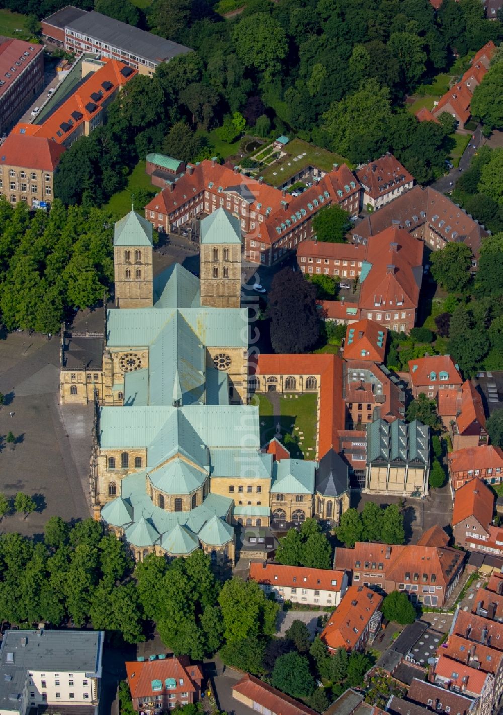 Münster from the bird's eye view: Church building of the cathedral of St.-Paulus-Dom in Muenster in the state North Rhine-Westphalia