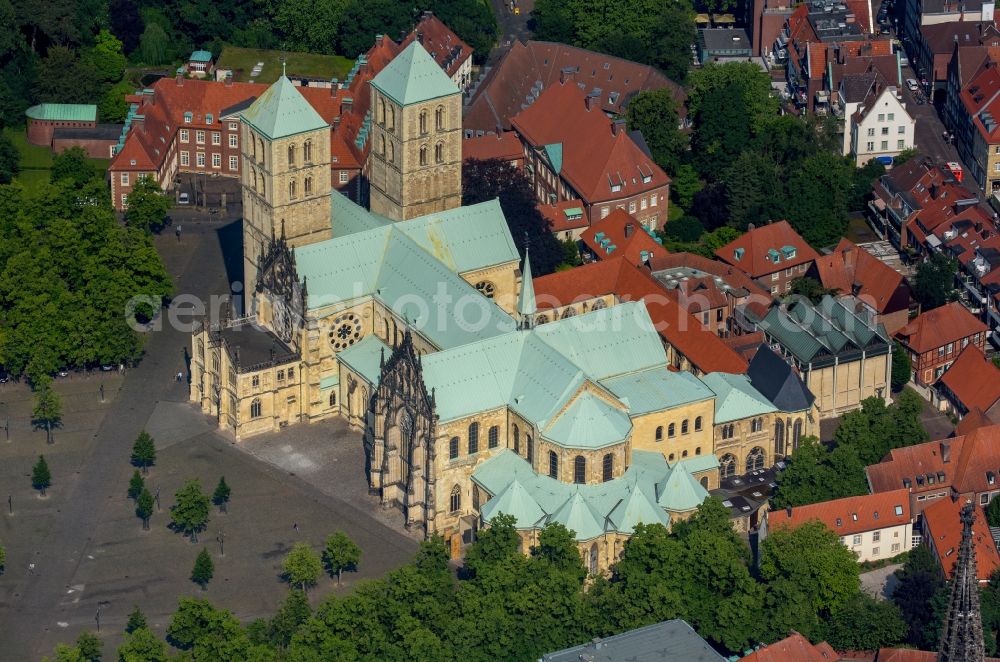 Aerial image Münster - Church building of the cathedral of St.-Paulus-Dom in Muenster in the state North Rhine-Westphalia