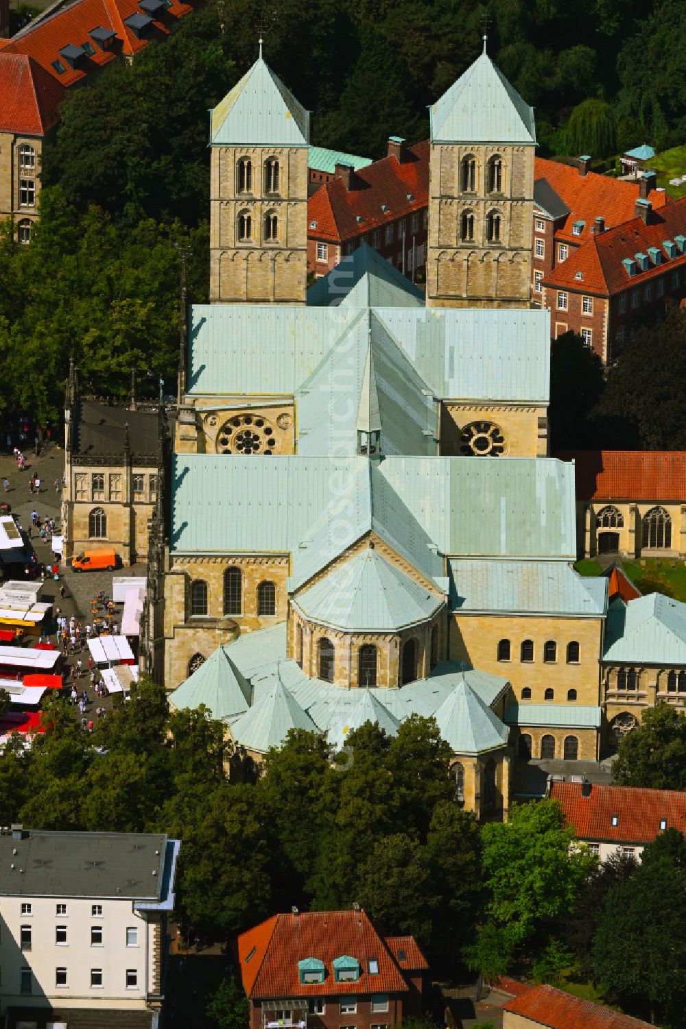 Aerial image Münster - Church building of the cathedral of St.-Paulus-Dom in Muenster in the state North Rhine-Westphalia