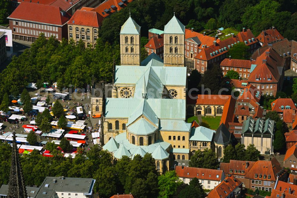 Aerial photograph Münster - Church building of the cathedral of St.-Paulus-Dom in Muenster in the state North Rhine-Westphalia