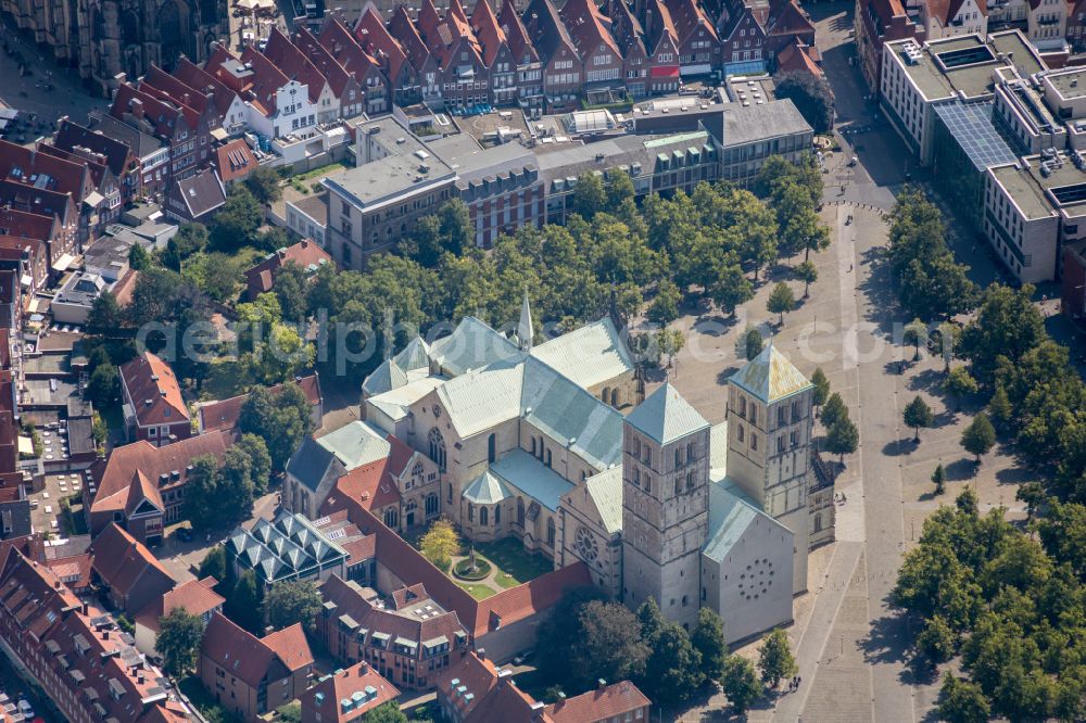 Aerial photograph Münster - Kathedrale St.-Paulus-Dom on place Domplatz in Muenster in the state North Rhine-Westphalia, Germany