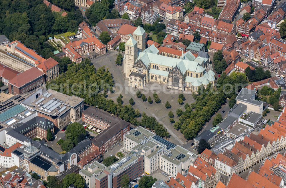 Münster from the bird's eye view: Kathedrale St.-Paulus-Dom on place Domplatz in Muenster in the state North Rhine-Westphalia, Germany