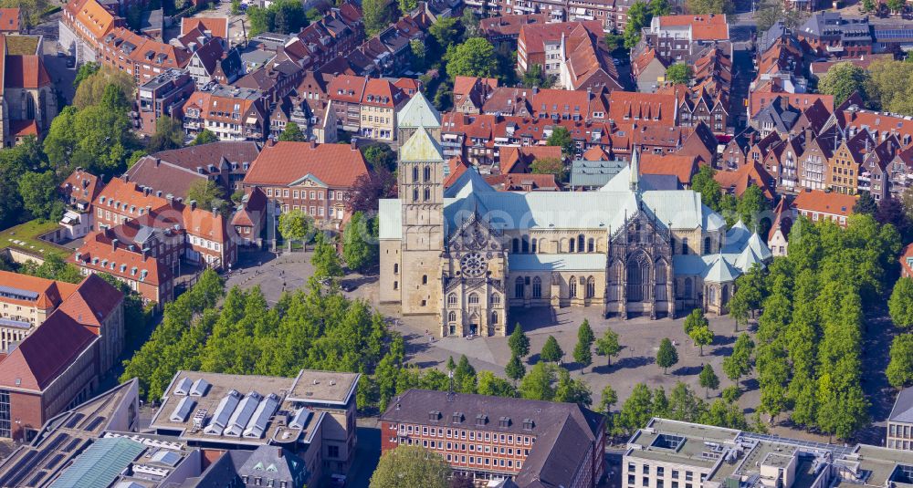 Aerial photograph Münster - Kathedrale St.-Paulus-Dom on place Domplatz in Muenster in the state North Rhine-Westphalia, Germany