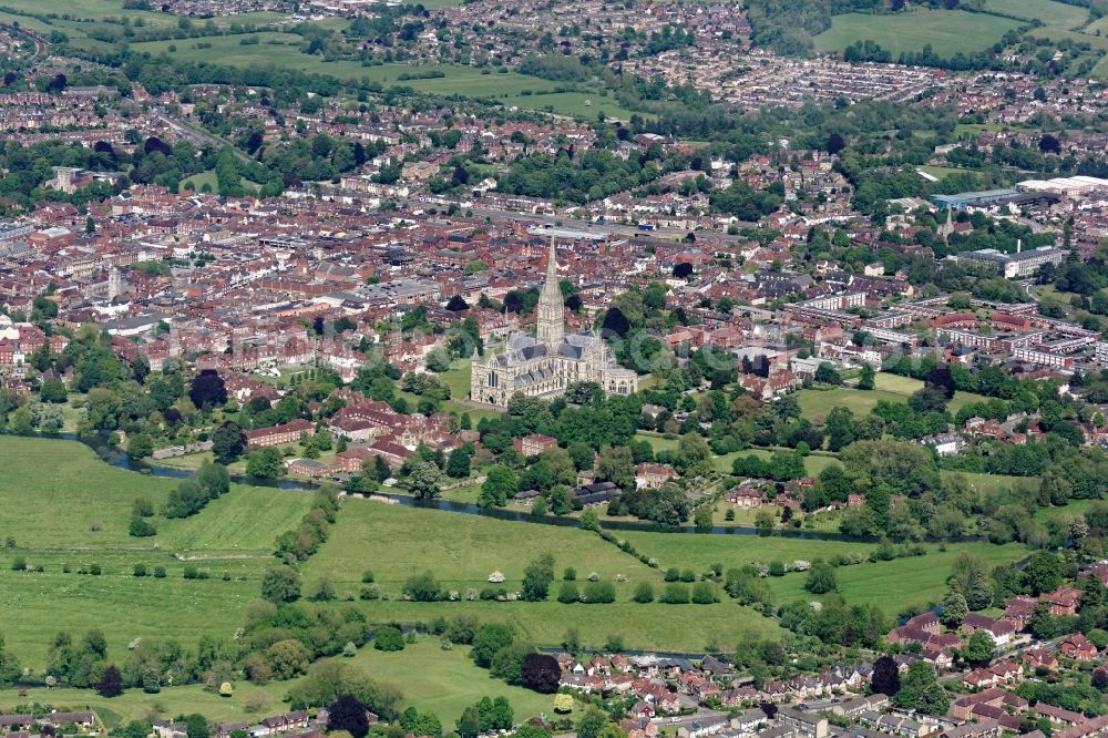 Aerial image Salisbury - Church building of the cathedral of in Salisbury in United Kingdom