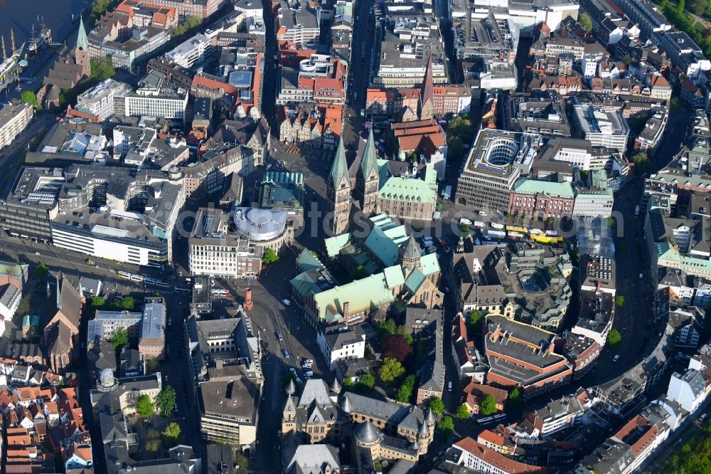 Aerial image Bremen - Church Building of the Cathedral of St. Peter's Cathedral Bremen in the Old Town of Bremen, Germany