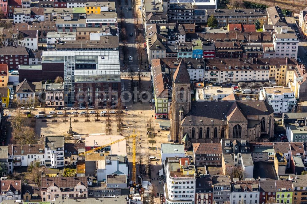 Aerial photograph Oberhausen - Church building Katholische Kirche on Altmarkt and Jobcenter Oberhausen on Marktstrasse in Oberhausen in the state North Rhine-Westphalia, Germany