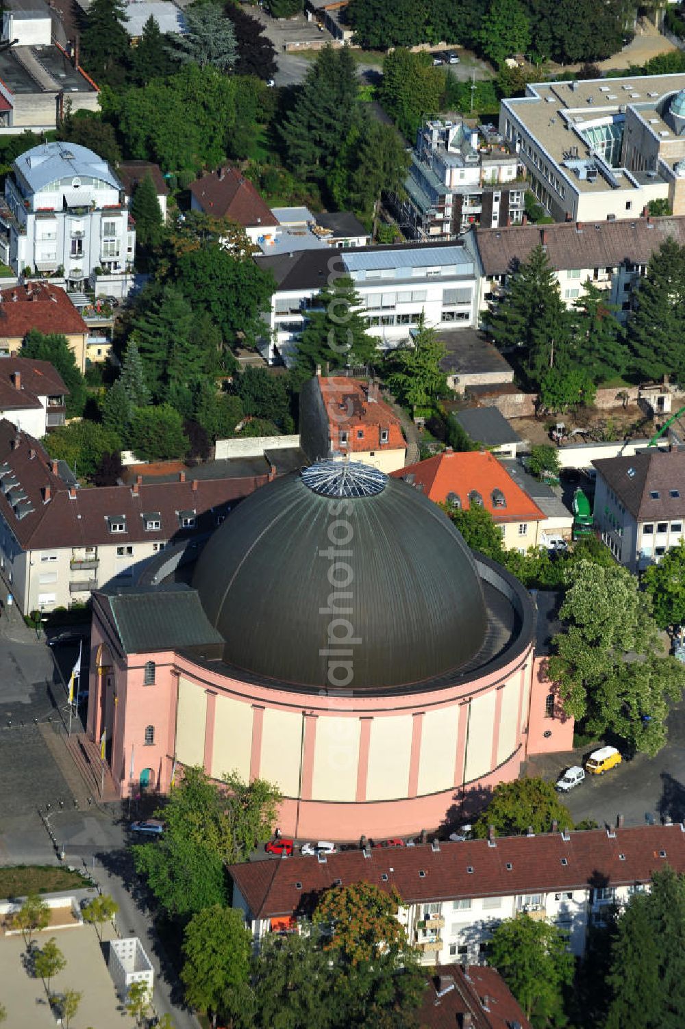 Aerial photograph Darmstadt - Die katholische Kirche St. Ludwig in Darmstadt in Hessen. Sie wurde vom Architekt Georg Moller entworfen und zu großen Teilen vom Großherzog Ludwig I finanziert. Sie ist nach ihm benannt. The catholic church St. Ludwig in Darmstadt, Hesse was constructed by Georg Moller. Grand Duke Ludwig I payed a large amount of money for the construction so it was named after him.