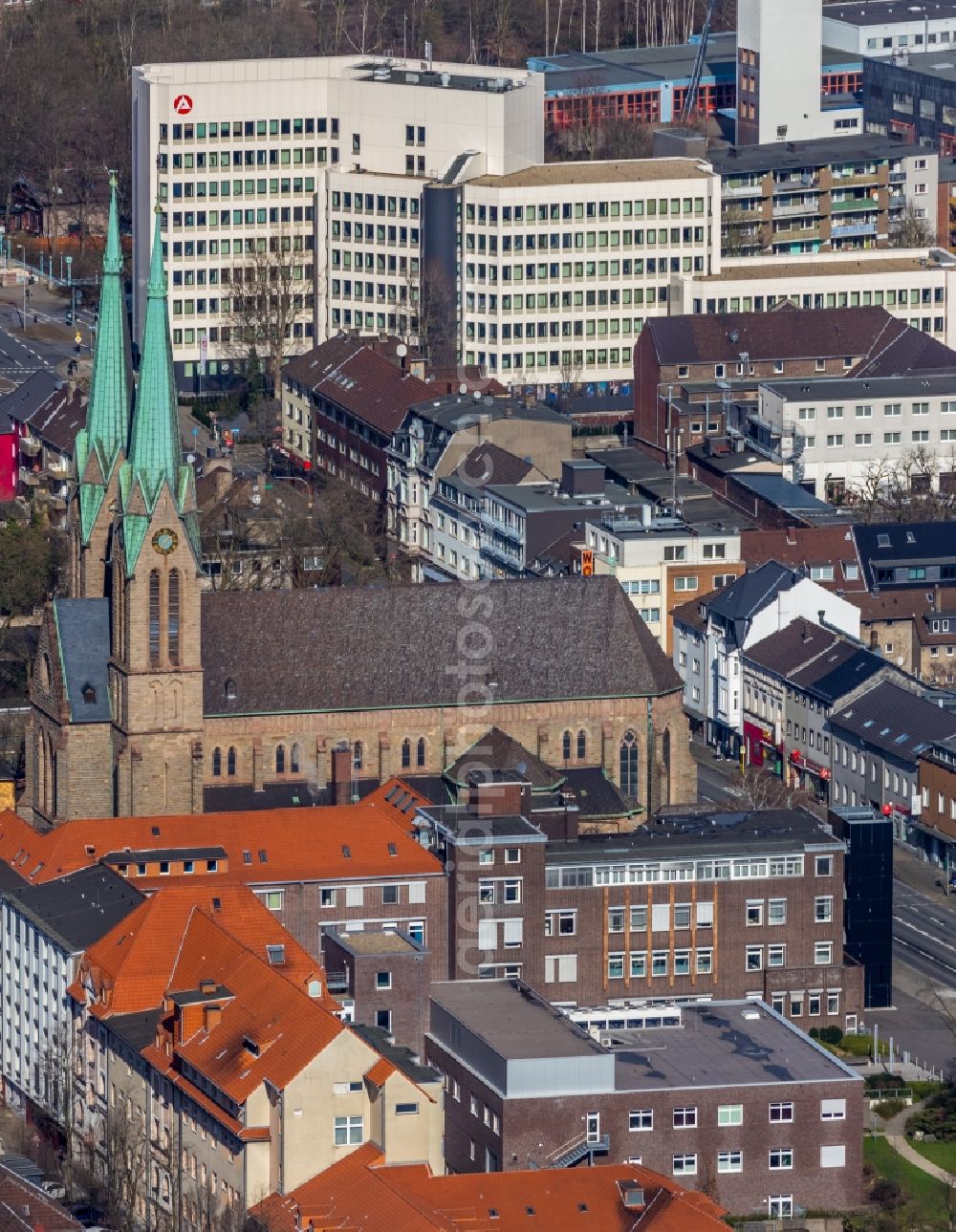 Aerial image Oberhausen - Church building of katholischen Kirchgemeinde St.Marien in the district Marienviertel in Oberhausen in the state North Rhine-Westphalia, Germany