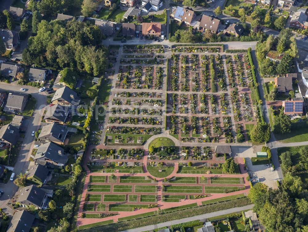 Schermbeck from above - Catholic cemetery with the processional in Schermbeck in the Ruhr area in North Rhine-Westphalia