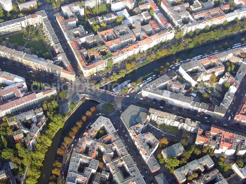 Berlin-Kreuzberg from above - 05.10.2004 Kaufhaus Benitz in der Graefestr.1 in 10967 Berlin- Kreuzberg.