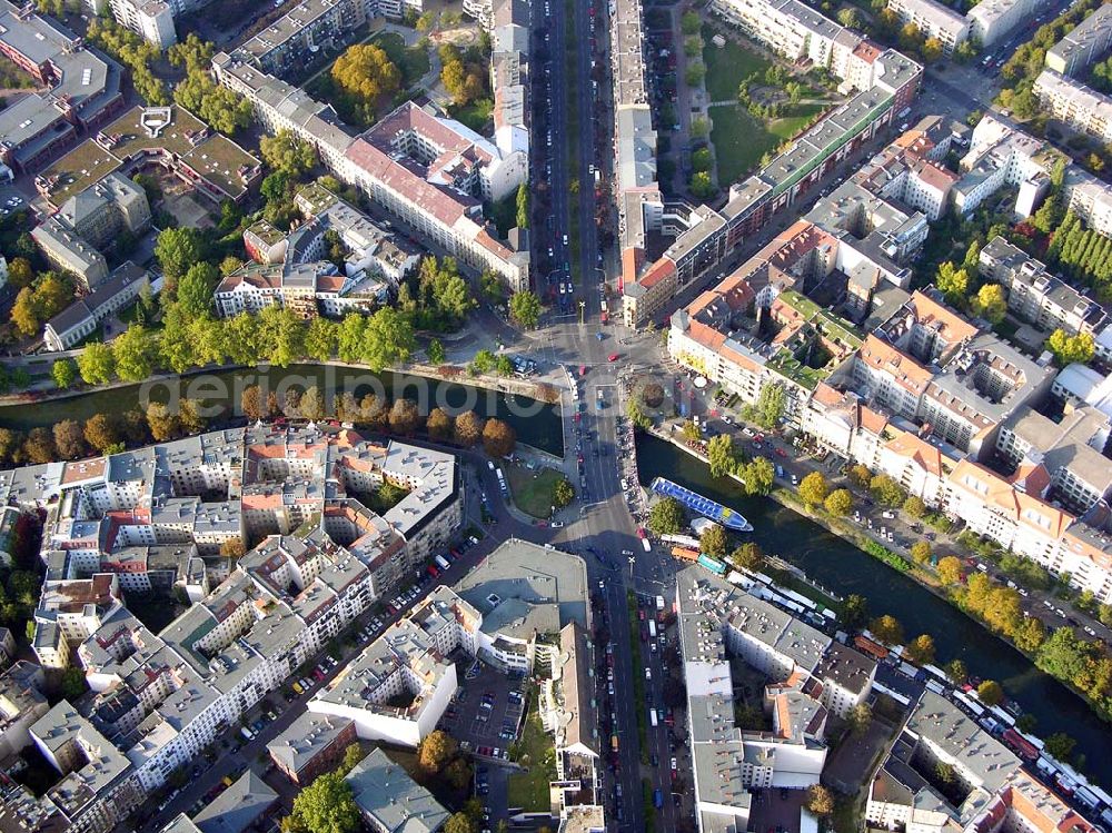 Aerial image Berlin-Kreuzberg - 05.10.2004 Kaufhaus Benitz in der Graefestr.1 in 10967 Berlin- Kreuzberg.