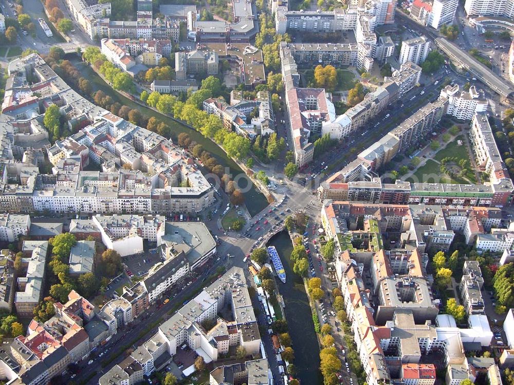 Aerial photograph Berlin-Kreuzberg - 05.10.2004 Kaufhaus Benitz in der Graefestr.1 in 10967 Berlin- Kreuzberg.