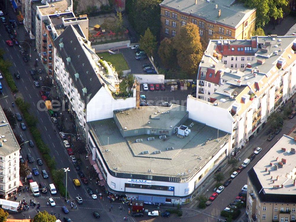 Aerial image Berlin-Kreuzberg - 05.10.2004 Kaufhaus Benitz in der Graefestr.1 in 10967 Berlin- Kreuzberg.