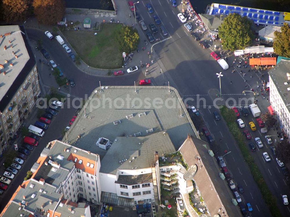 Aerial image Berlin-Kreuzberg - 05.10.2004 Kaufhaus Benitz in der Graefestr.1 in 10967 Berlin- Kreuzberg.