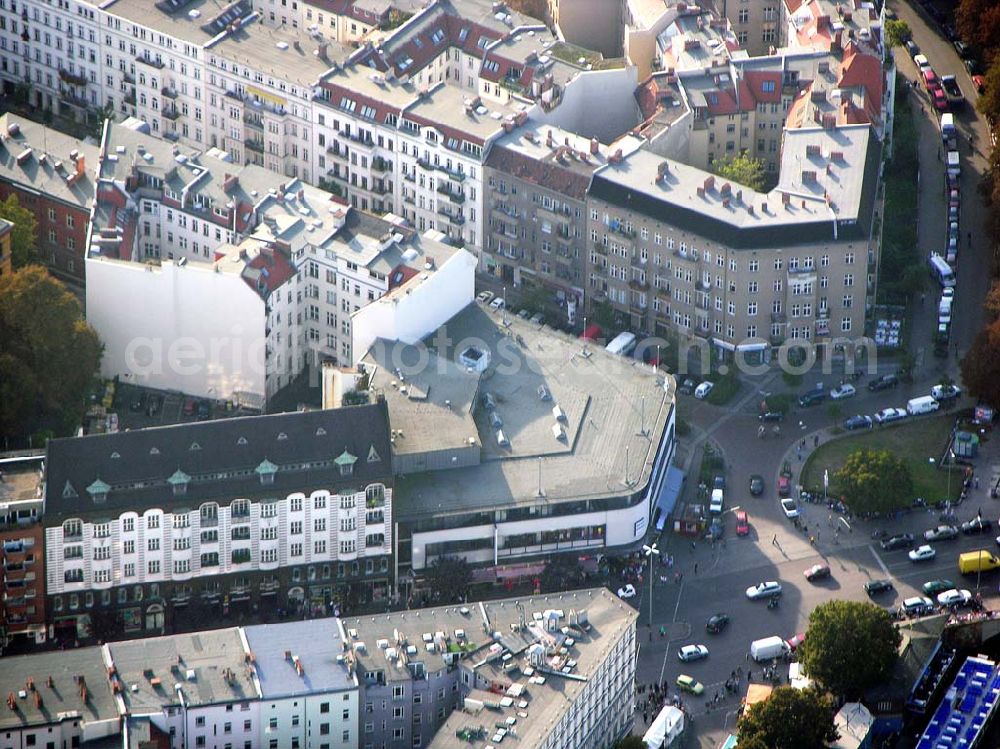 Berlin-Kreuzberg from above - 05.10.2004 Kaufhaus Benitz in der Graefestr.1 in 10967 Berlin- Kreuzberg.