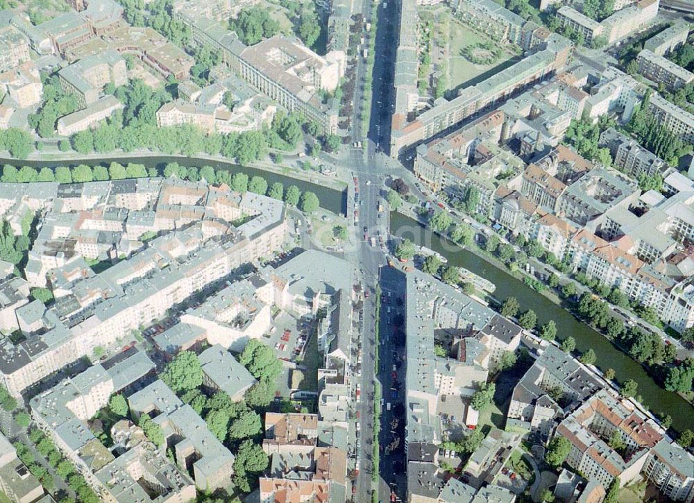 Aerial image Berlin - Kreuzberg - Kaufhaus FOX am Cottbusser Damm 1 in Berlin - Kreuzberg.