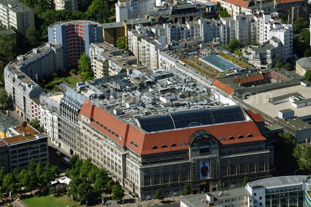 Aerial photograph Berlin - KaDeWe Kaufhaus des Westens at Tauentzienstrasse at Wittenberg Platz in Berlin - Schoeneberg. The world-famous department store is a operated by the Nicolas Berggruen Holdings GmbH