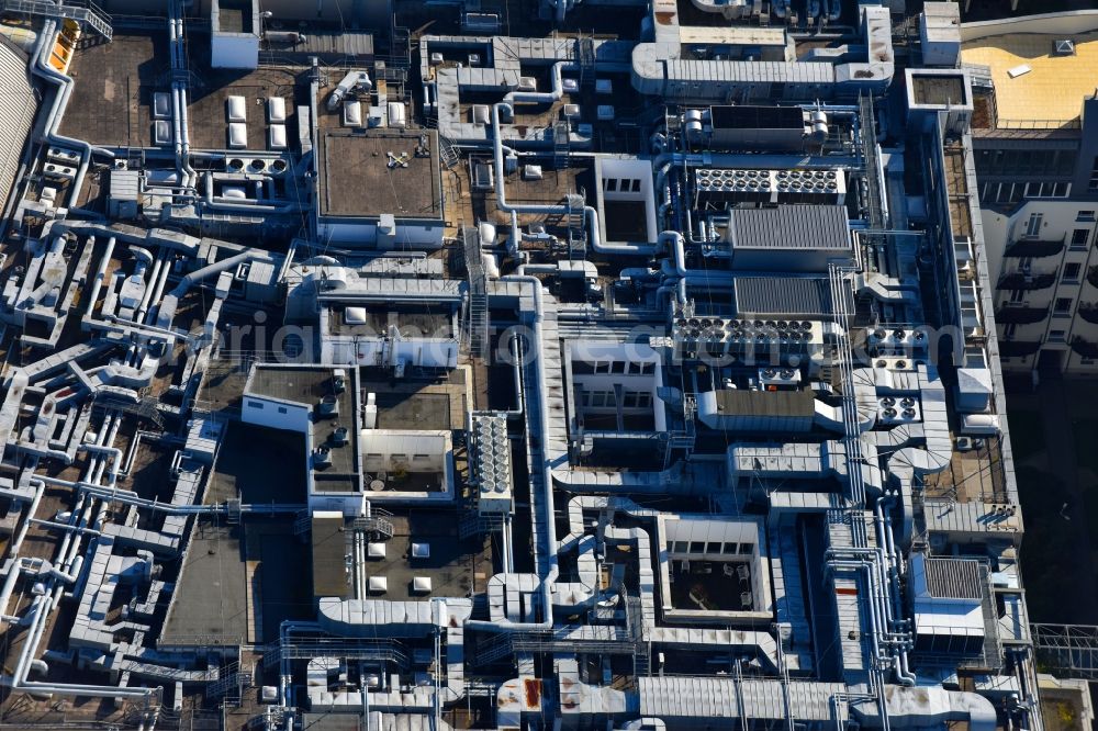 Berlin from the bird's eye view: KaDeWe Kaufhaus des Westens at Tauentzienstrasse at Wittenberg Platz in Berlin - Schoeneberg. The world-famous department store is a operated by the Nicolas Berggruen Holdings GmbH