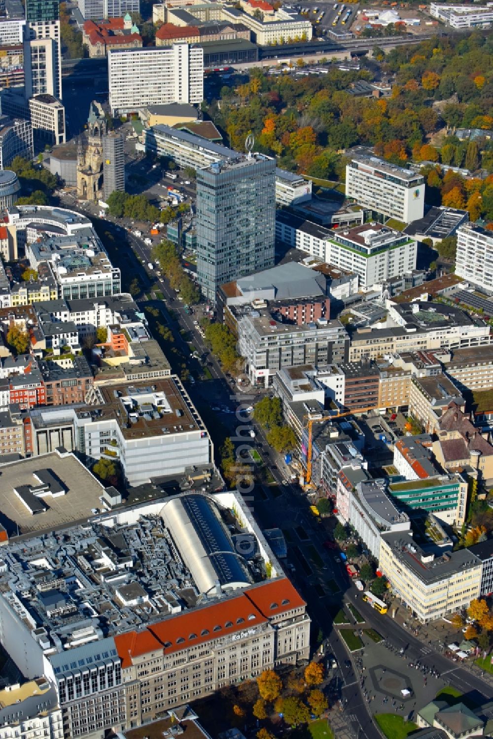 Aerial photograph Berlin - KaDeWe Kaufhaus des Westens at Tauentzienstrasse at Wittenberg Platz in Berlin - Schoeneberg. The world-famous department store is a operated by the Nicolas Berggruen Holdings GmbH