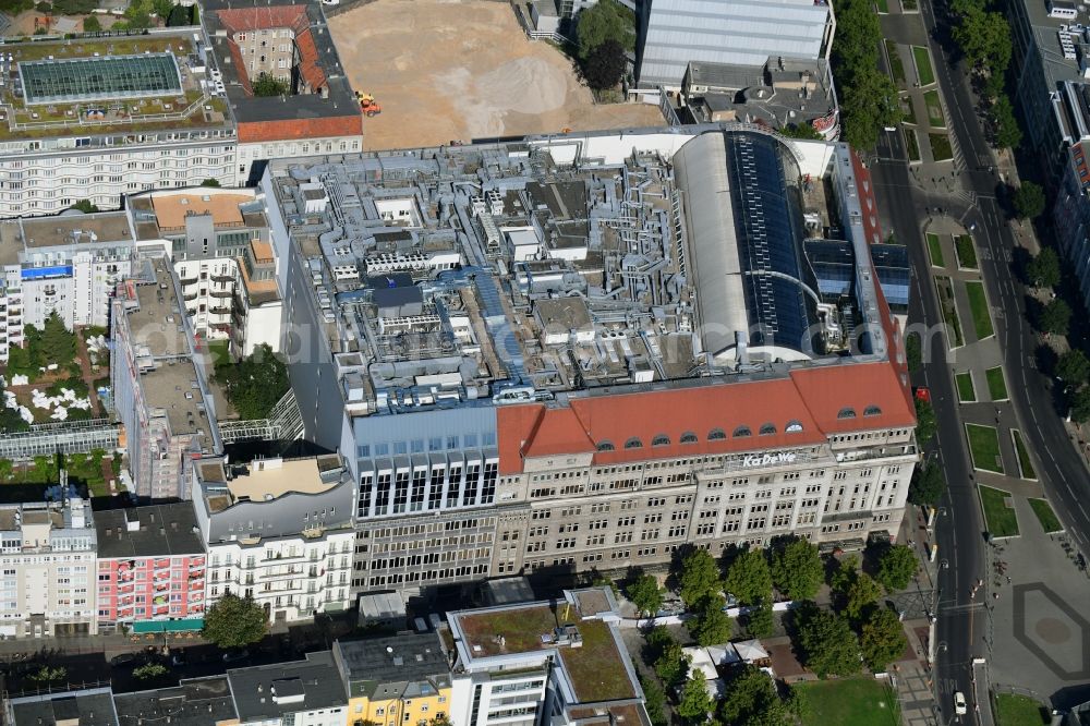 Aerial photograph Berlin - KaDeWe Kaufhaus des Westens at Tauentzienstrasse at Wittenberg Platz in Berlin - Schoeneberg. The world-famous department store is a operated by the Nicolas Berggruen Holdings GmbH