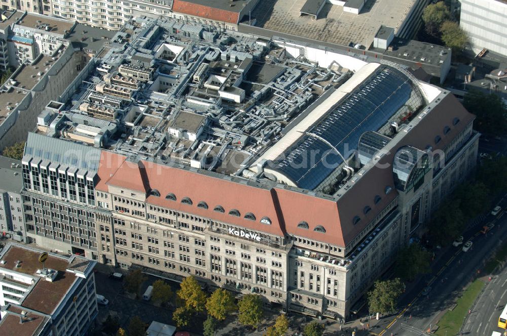 Berlin from the bird's eye view: Blick auf das KaDeWE , das Kaufhaus des Westens am Wittenbergplatz in Berlin - Charlottenburg. Das Ka De We ist ein deutsches Luxuswarenhaus, das von Adolf Jandorf gegründet und am 27. März 1907 eröffnet wurde. Es ist heute mit 60.000 m² Verkaufsfläche das größte Warenhaus Kontinentaleuropas. Es befindet sich in der Tauentzienstraße in Berlin-Schöneberg am Wittenbergplatz und ist das bekannteste Warenhaus Deutschlands. Das KaDeWe gehört bisher zum Arcandor-Konzern, der am Rande der Insolvenz steht.