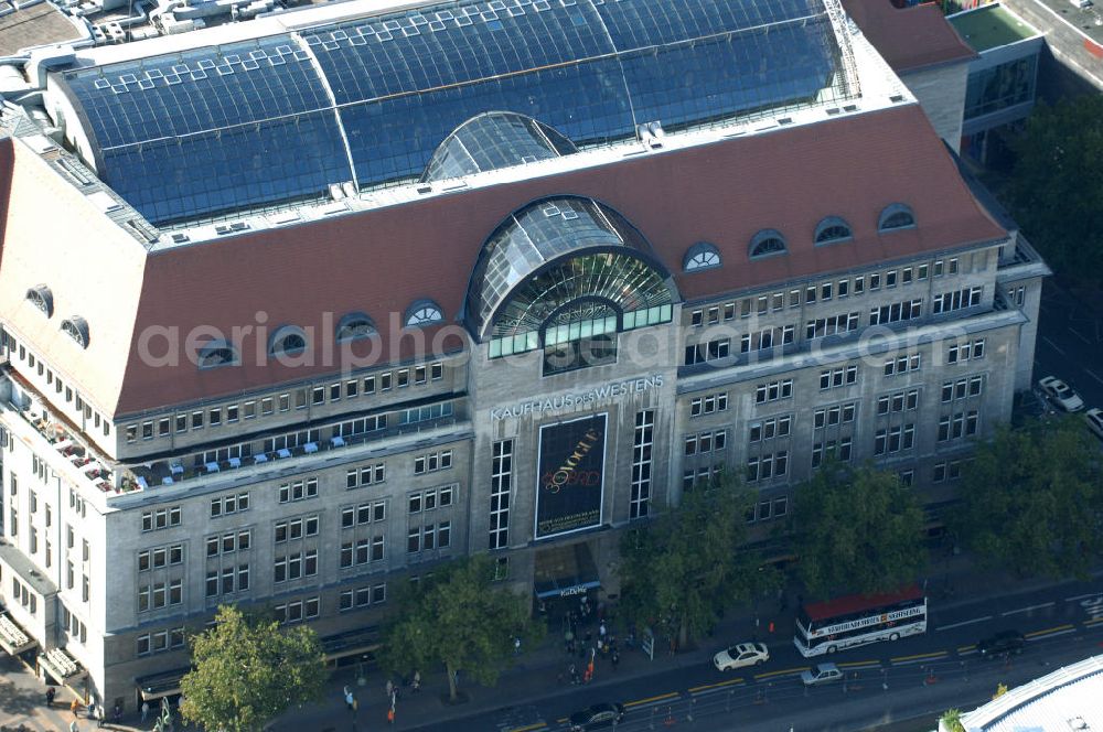 Aerial photograph Berlin - Blick auf das KaDeWE , das Kaufhaus des Westens am Wittenbergplatz in Berlin - Charlottenburg. Das Ka De We ist ein deutsches Luxuswarenhaus, das von Adolf Jandorf gegründet und am 27. März 1907 eröffnet wurde. Es ist heute mit 60.000 m² Verkaufsfläche das größte Warenhaus Kontinentaleuropas. Es befindet sich in der Tauentzienstraße in Berlin-Schöneberg am Wittenbergplatz und ist das bekannteste Warenhaus Deutschlands. Das KaDeWe gehört bisher zum Arcandor-Konzern, der am Rande der Insolvenz steht.