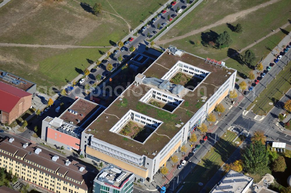 Berlin from the bird's eye view: Sicht auf das Kaufland in Adlershof. View to the shopping mall Kaufland in Berlin-Adlershof.