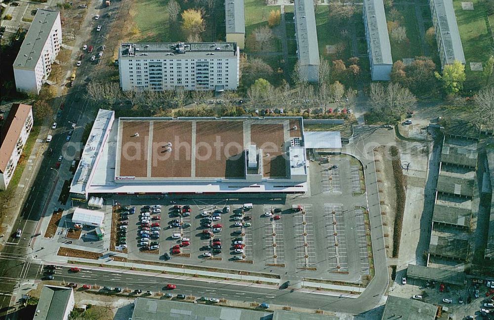 Aerial image Berlin-Lichtenberg - 11.11.2003 Kaufland Neubau Dolgenseestrasse Berlin - Lichtenberg