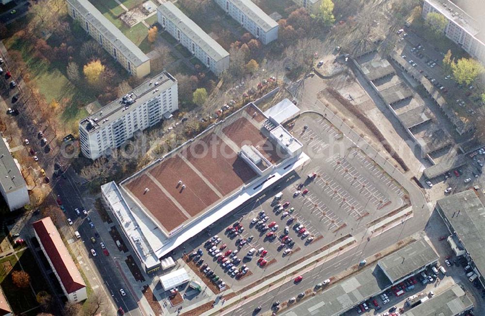 Aerial photograph Berlin-Lichtenberg - 11.11.2003 Kaufland Neubau Dolgenseestrasse Berlin - Lichtenberg