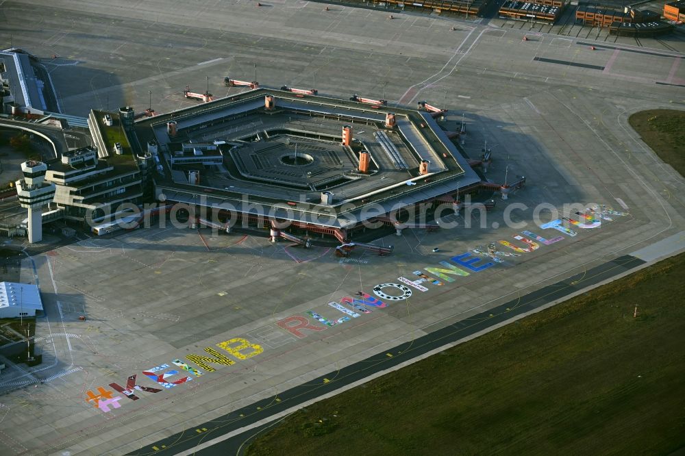 Aerial photograph Berlin - Lettering #KeinBerlinohneKultur on the taxiways of the terminal on the site of the former Tegel Airport (TXL) in Berlin