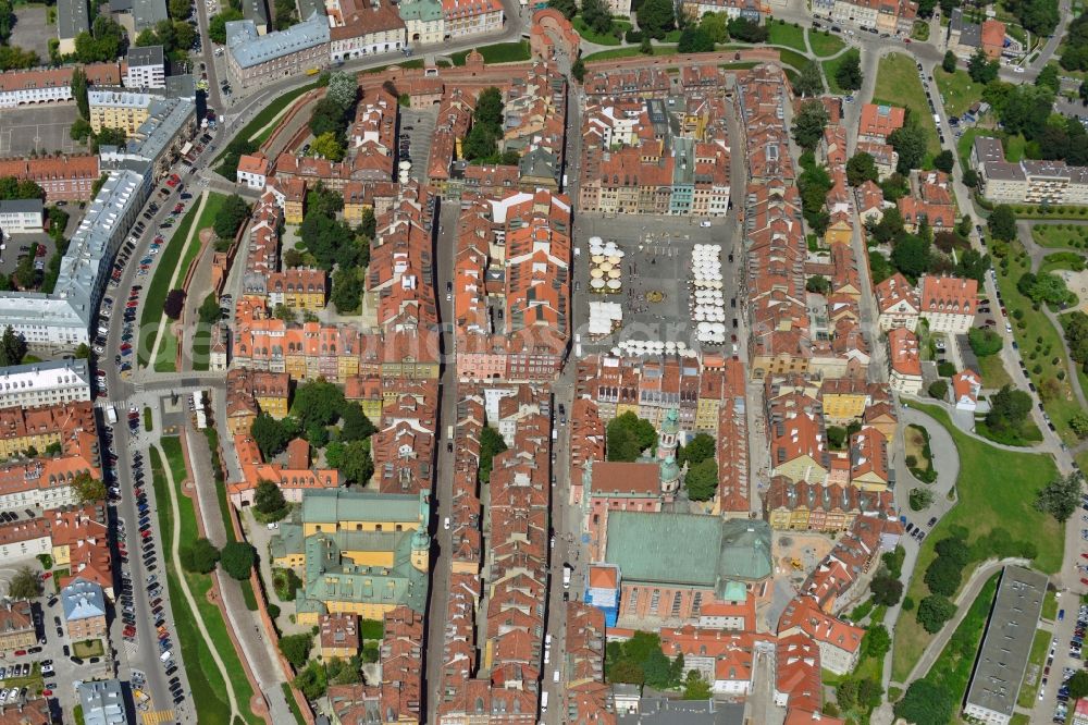 Aerial image Warschau - Center of the historic Warsaw Old Town of Warsaw in Poland. The old town houses and streets on the market square were rebuilt largely true to the original and are a World Heritage Site by UNESCO