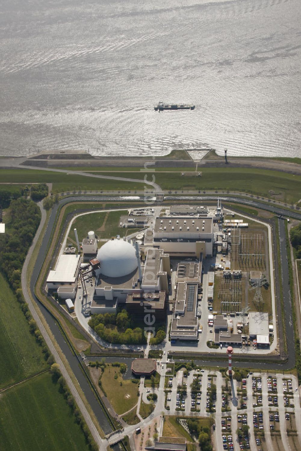 Brokdorf from the bird's eye view: Blick auf das Kernkraftwerk in Brokdorf (KBR). Nuclear power station Brokdorf.