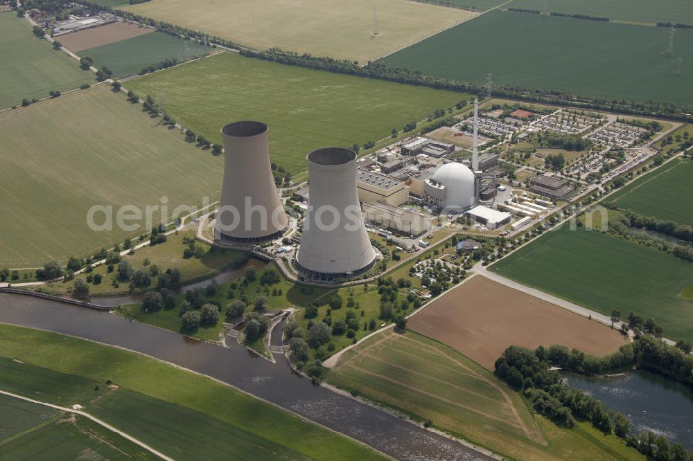 Aerial photograph Grohnde - Kernkraftwerk KKW / Atomkraftwerk AKW Grohnde KWG an der Weser in Niedersachsen. Nuclear power station NPS / atomic plant Grohnde at the Weser river in Lower Saxony.