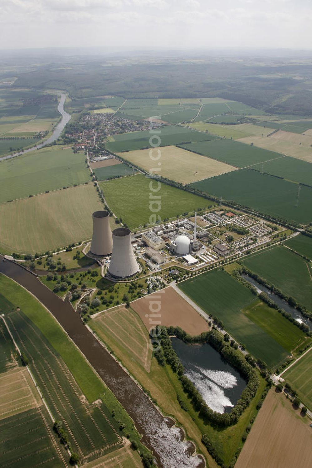 Grohnde from above - Kernkraftwerk KKW / Atomkraftwerk AKW Grohnde KWG an der Weser in Niedersachsen. Nuclear power station NPS / atomic plant Grohnde at the Weser river in Lower Saxony.