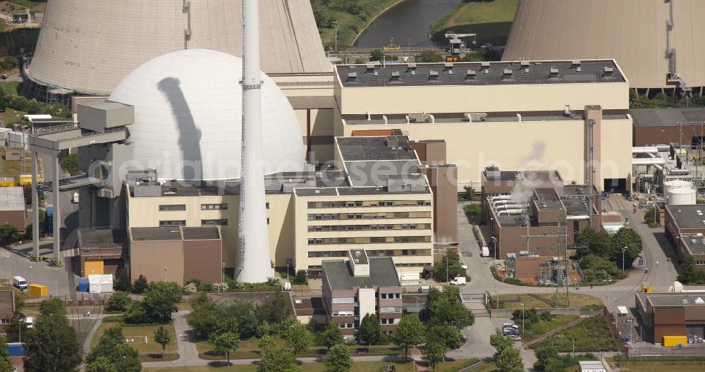 Aerial image Grohnde - Kernkraftwerk KKW / Atomkraftwerk AKW Grohnde KWG an der Weser in Niedersachsen. Nuclear power station NPS / atomic plant Grohnde at the Weser river in Lower Saxony.