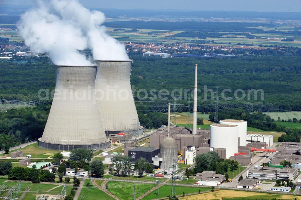 Gundremmingen from above - Kernkraftwerk KKW / Atomkraftwerk AKW Gundremmingen KGG bzw. KRB an der Donau in Bayern. Betreiber ist die Kernkraftwerk Gundremmingen GmbH (KGG). Nuclear power station NPS / atomic plant Gundremmingen at the Donau river in Bavaria.