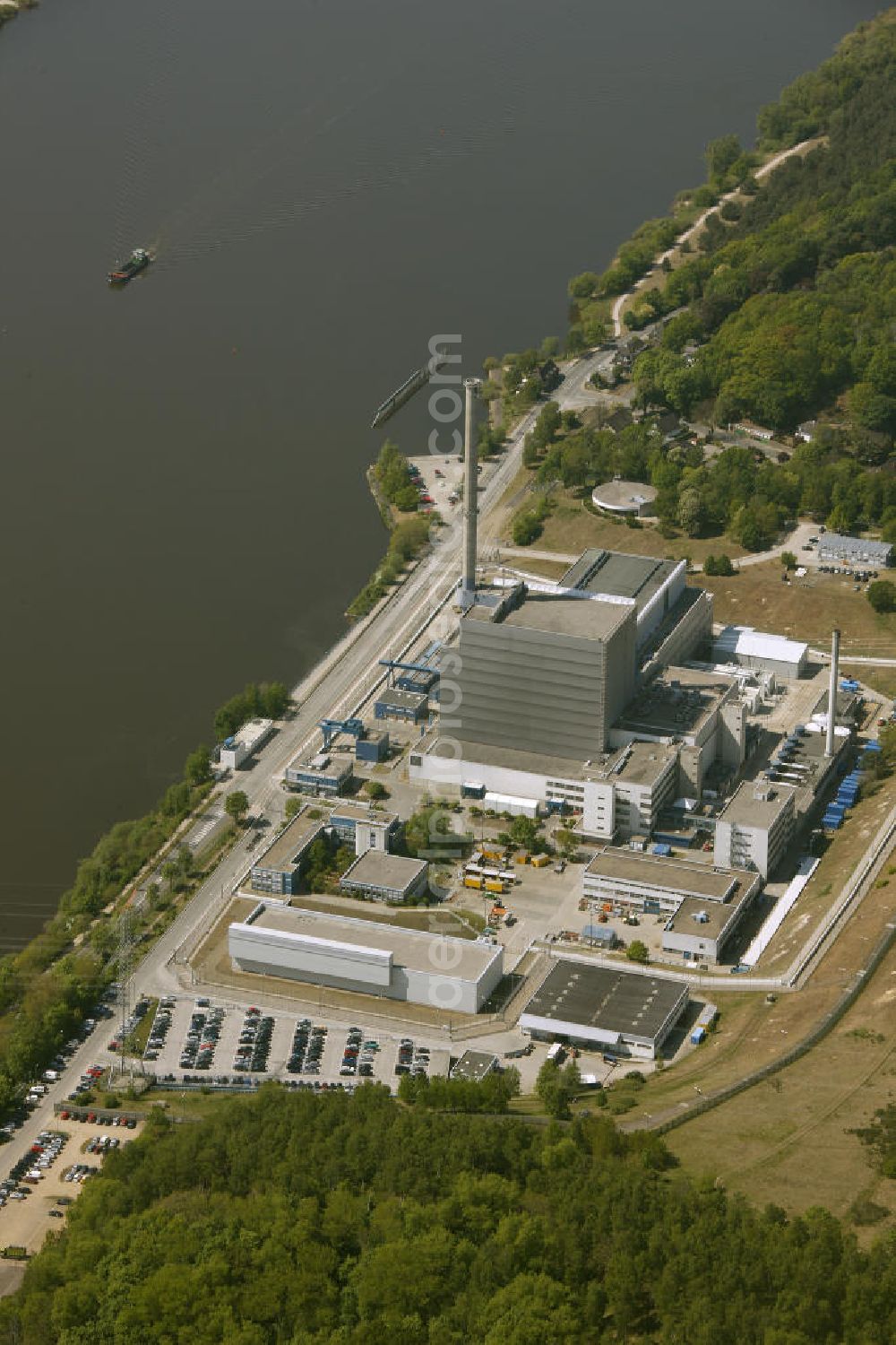 KRÜMMEL / GEESTHACHT from above - Blick auf das Kernkraftwerk Krümmel / Geesthacht in Schleswig-Holstein. Nuclear power station Krümmel / Geesthacht.