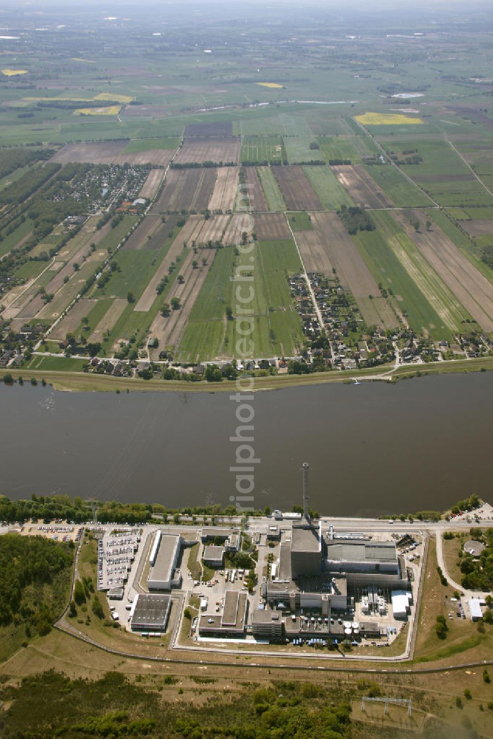 KRÜMMEL / GEESTHACHT from above - Blick auf das Kernkraftwerk Krümmel / Geesthacht in Schleswig-Holstein. Nuclear power station Krümmel / Geesthacht.