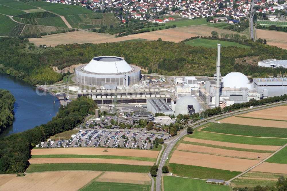 Neckarwestheim from above - Das Kernkraftwerk Neckarwestheim auf dem Gebiet der Gemeinden Neckarwestheim und Gemmrigheim am rechten Ufer des Neckars zwischen Heilbronn und Ludwigsburg. Es hat einen Druckwasserreaktor und die nukleare Inbetriebnahme war am 29.12.1988. Adresse: Kernkraftwerk Neckarwestheim, Im Steinbruch, 74382 Neckarwestheim