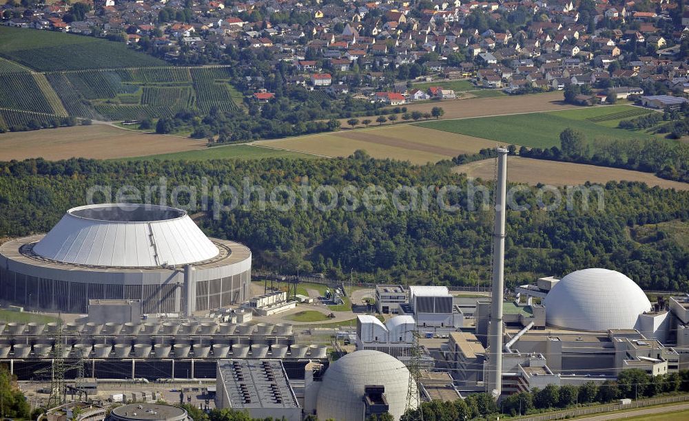 Neckarwestheim from the bird's eye view: Das Kernkraftwerk Neckarwestheim auf dem Gebiet der Gemeinden Neckarwestheim und Gemmrigheim am rechten Ufer des Neckars zwischen Heilbronn und Ludwigsburg. Das Kraftwerk startete seinen kommerziellen Betrieb im Dezember 1976. Betreiber des Kraftwerks ist das EnBW-Tochterunternehmen EnBW Kernkraft GmbH. The nuclear power station Neckarwestheim on the right bank of the Neckar river between Heilbronn and Ludwigsburg. The power plant started its commercial operation in December 1976. Operator of the power plant is the subsidiary of EnBW the EnBW Kernkraft GmbH.