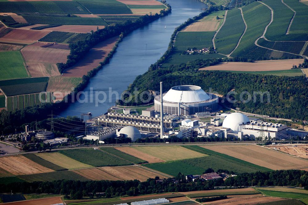 Neckarwestheim from above - Das Kernkraftwerk Neckarwestheim auf dem Gebiet der Gemeinden Neckarwestheim und Gemmrigheim am rechten Ufer des Neckars zwischen Heilbronn und Ludwigsburg. Betreiber des Kraftwerks ist das EnBW-Tochterunternehmen EnBW Kernkraft GmbH. The nuclear power station Neckarwestheim on the right bank of the Neckar river between Heilbronn and Ludwigsburg.