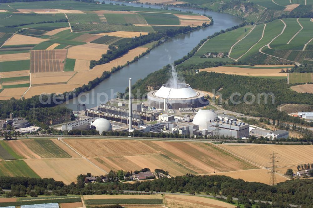 Neckarwestheim from above - Das Kernkraftwerk Neckarwestheim auf dem Gebiet der Gemeinden Neckarwestheim und Gemmrigheim am rechten Ufer des Neckars zwischen Heilbronn und Ludwigsburg. Es hat einen Druckwasserreaktor und die nukleare Inbetriebnahme war am 29.12.1988. Adresse: Kernkraftwerk Neckarwestheim, Im Steinbruch, 74382 Neckarwestheim