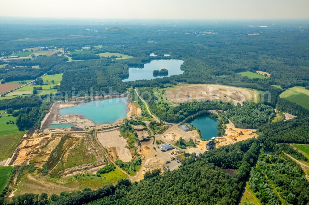 Aerial photograph Kirchhellen - Site and tailings area of the gravel and sand mine of Lore Spickermann GmbH & Co. KG in Kirchhellen in the state of North Rhine-Westphalia
