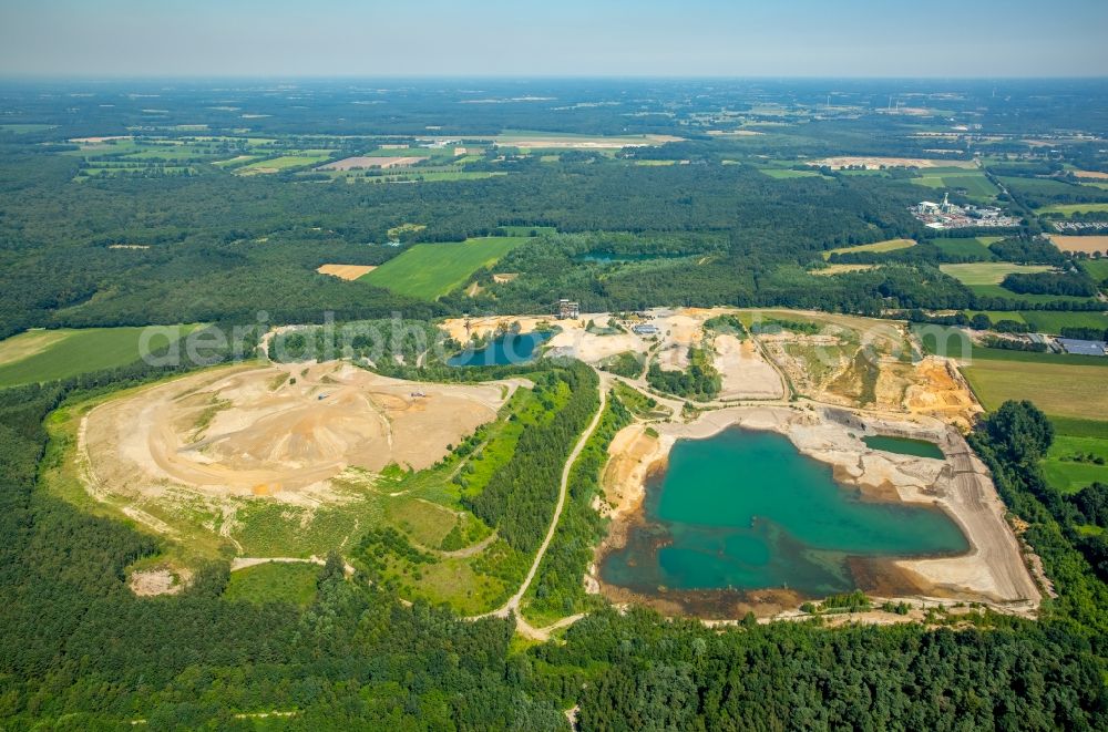 Aerial image Bottrop - Site and tailings area of the gravel mining lake Kirchhellen in Bottrop in the state North Rhine-Westphalia